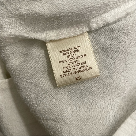 Willow & Clay Cold Shoulder Floral Top - Picture 12 of 13